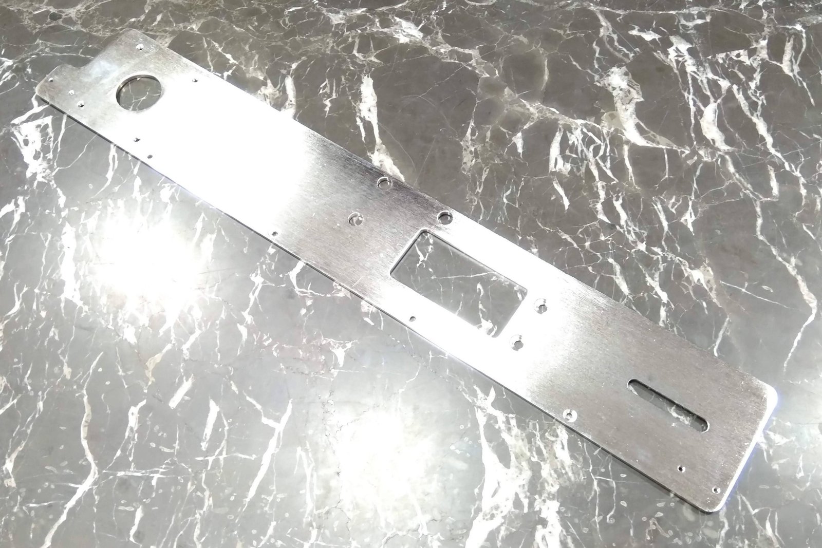 TOP RIGHT PLATE MIRROR