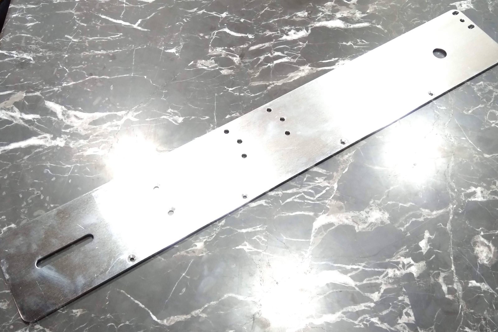 BOTTTOM RIGHT PLATE MIRROR